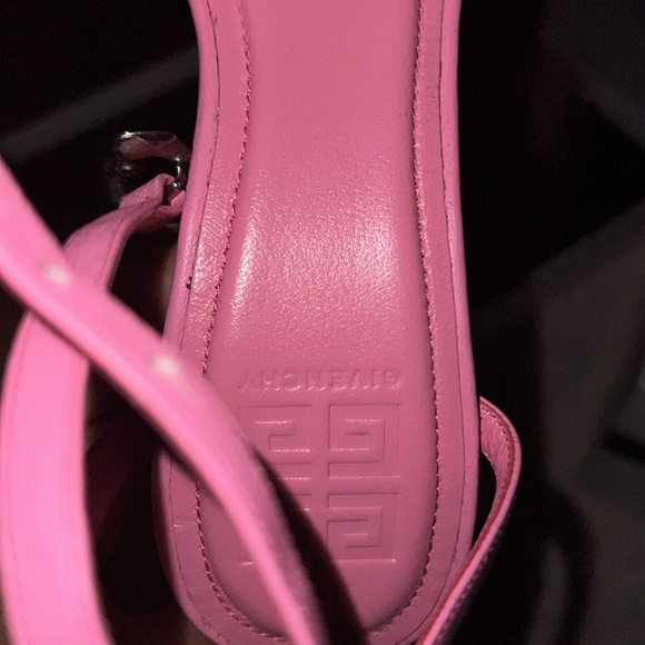 Pretty pink fur givenchy heels - Picture 3 of 3